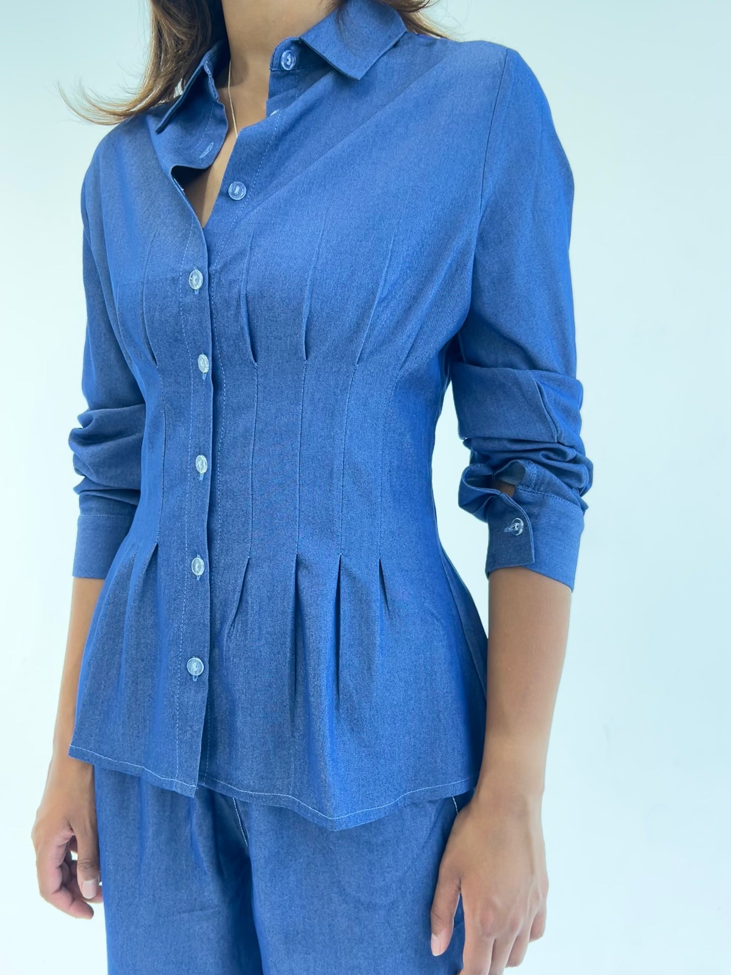 Hourglass Shirt in Light Jeans