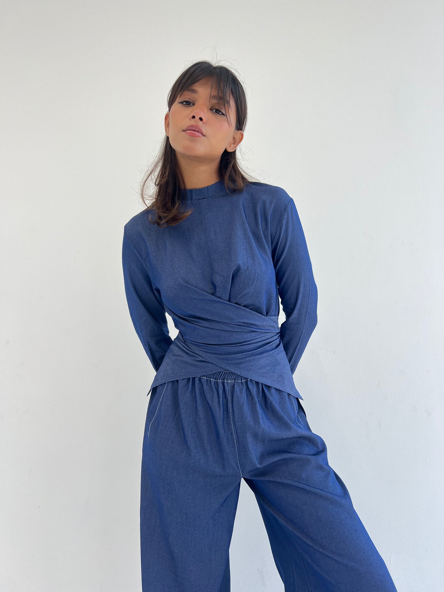 Wrap T-shirt in Light Jeans
