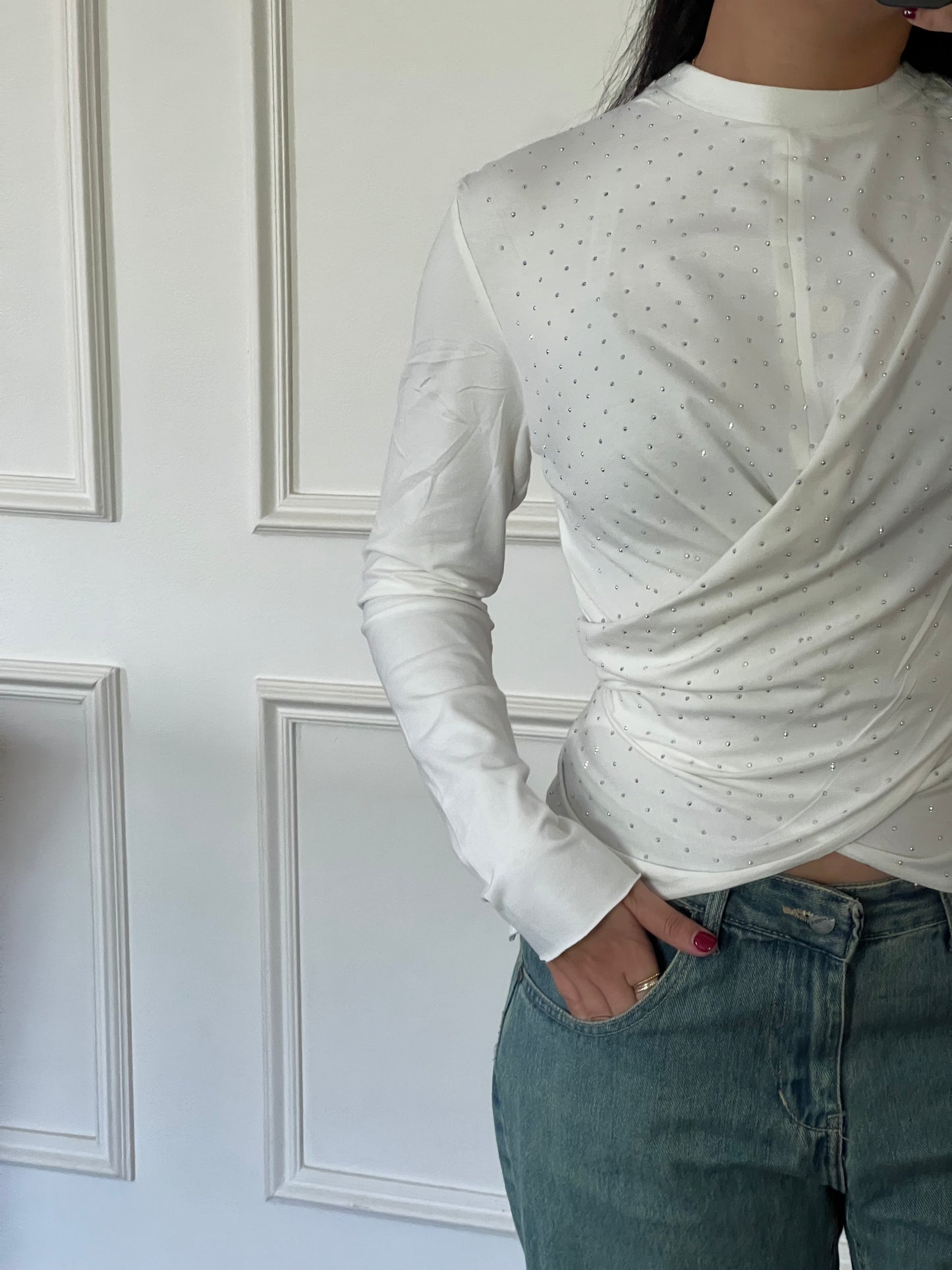 The Studded Wrap Cotton T-shirt: Off White/Créme