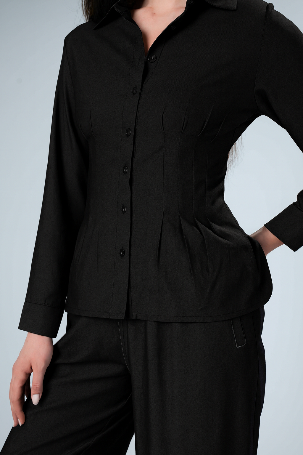 Hourglass Shirt in Black Poplin