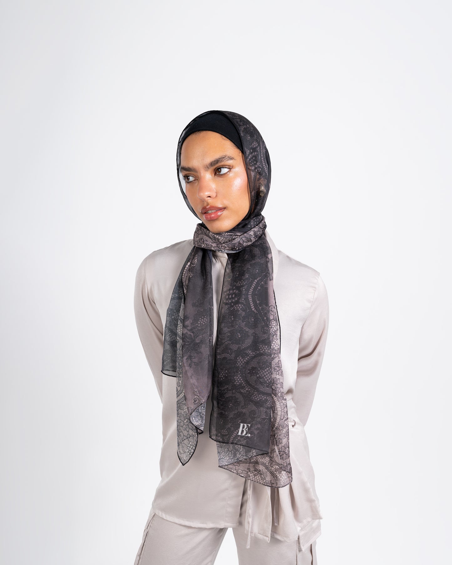 A Lace Story in Black & Nude/Beige