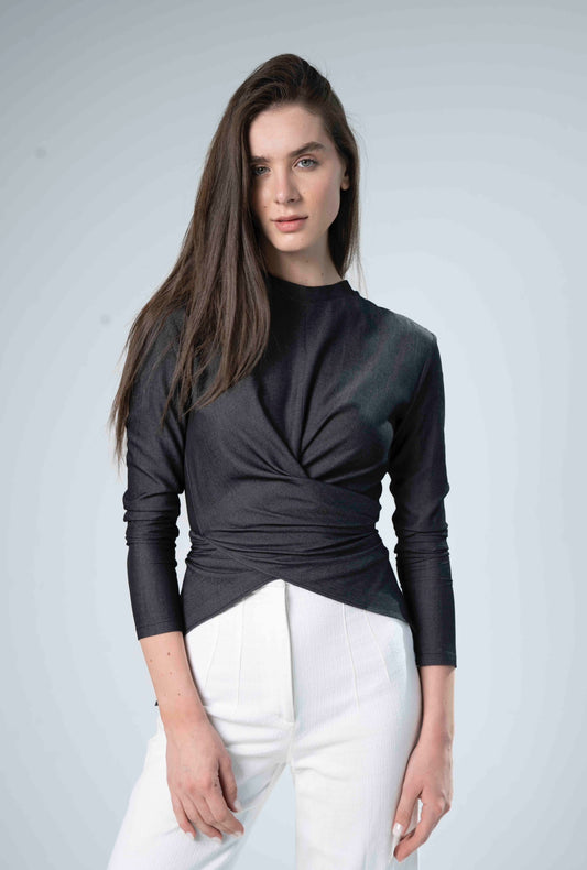 Wrap T-shirt in Light Charcoal Jeans