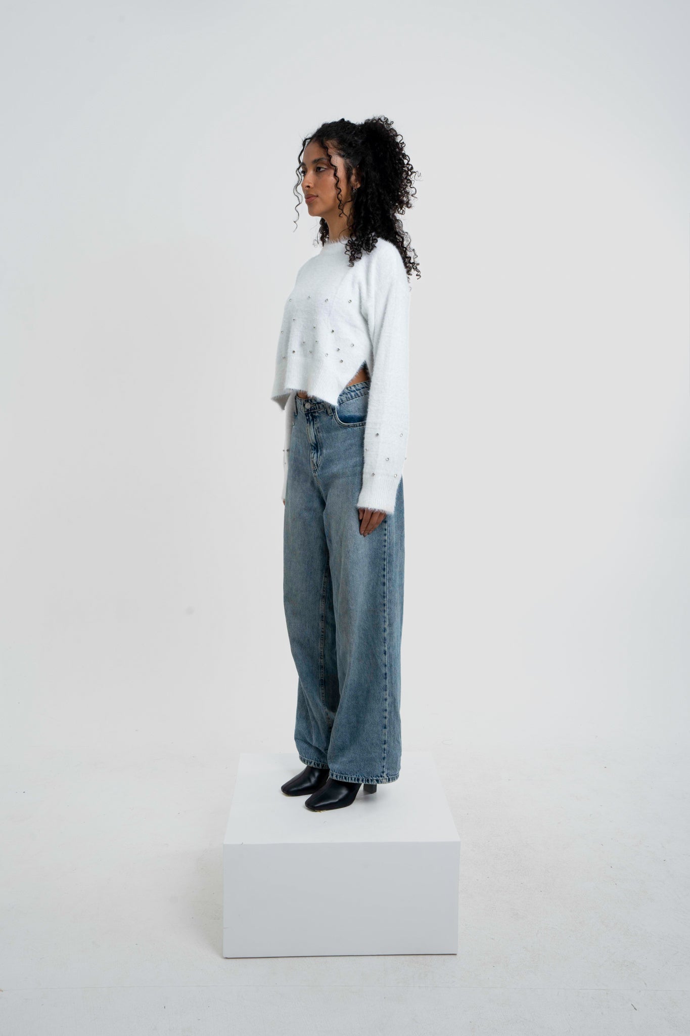 The Jewels Sweater in Off White