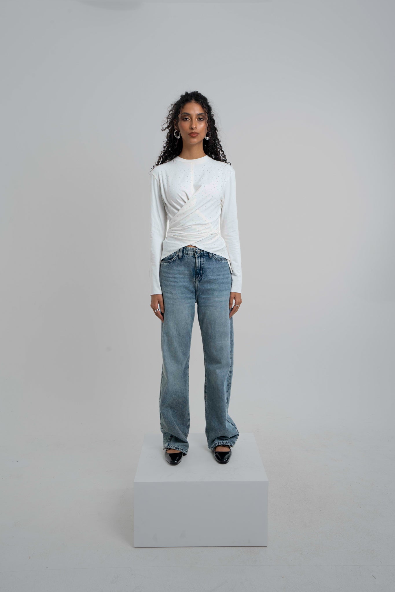 The Studded Wrap Cotton T-shirt: Off White/Créme