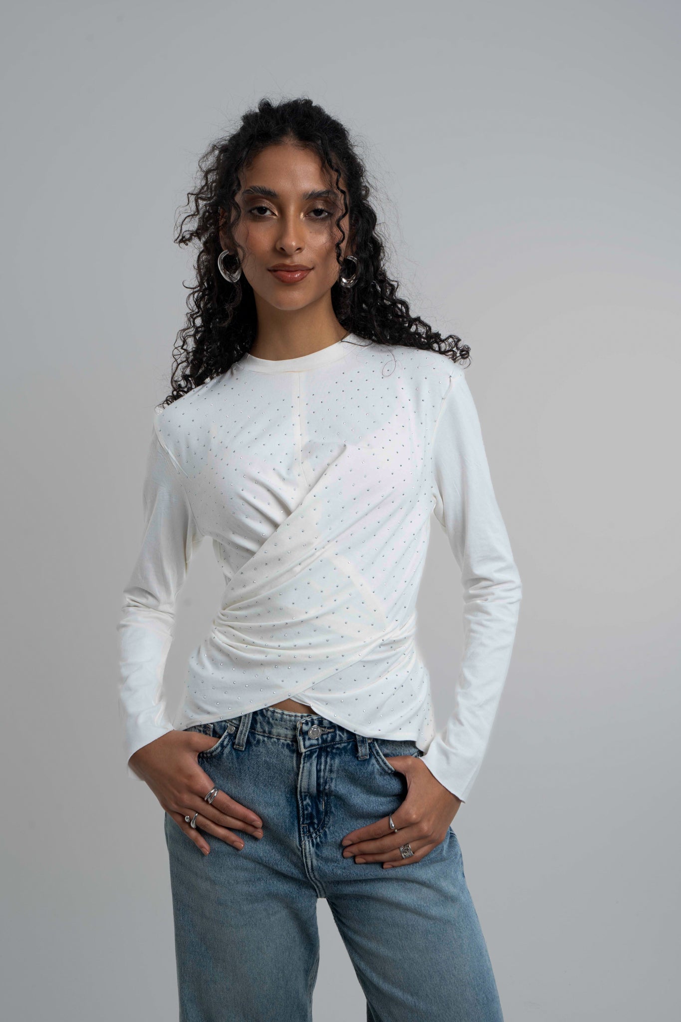 The Studded Wrap Cotton T-shirt: Off White/Créme