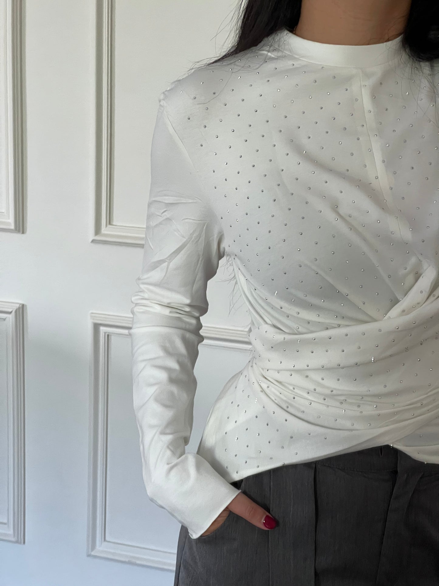 The Studded Wrap Cotton T-shirt: Off White/Créme