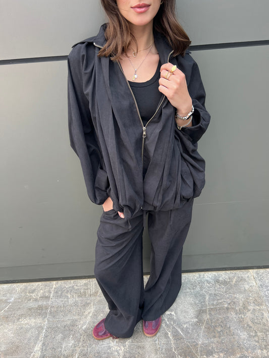 The Quiet Presence Set: Black