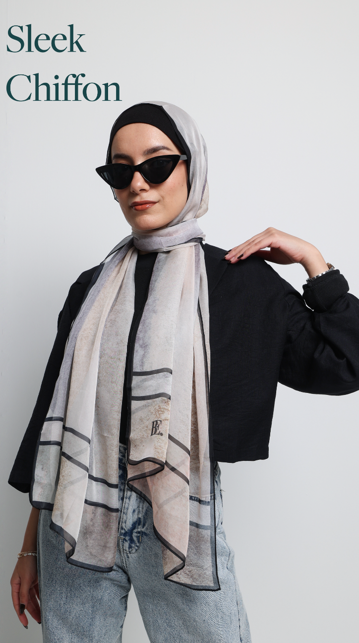 Chic Love: Beige/Black