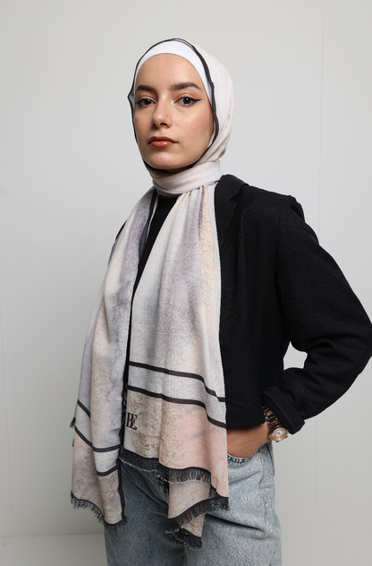 Chic Love: Beige/Black