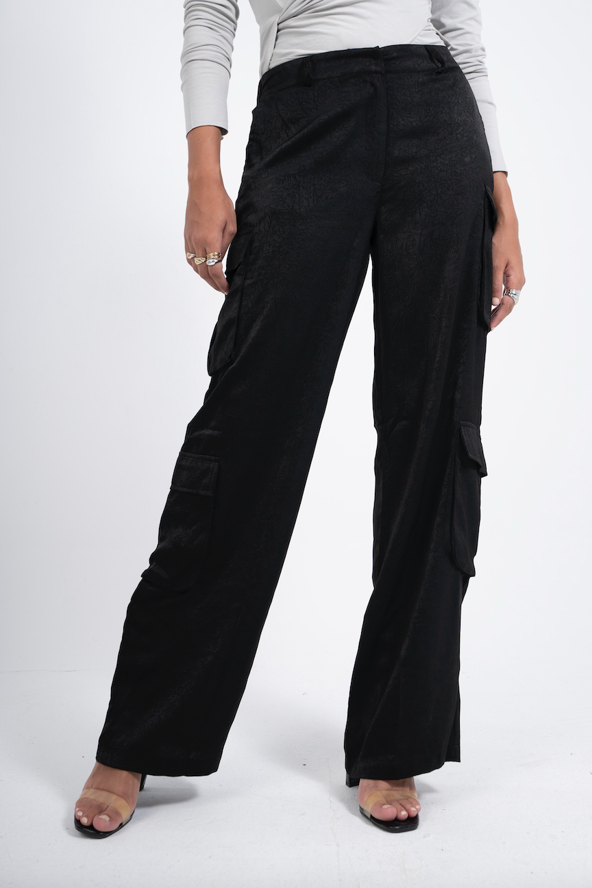 The Statement Satin Cargo in Black