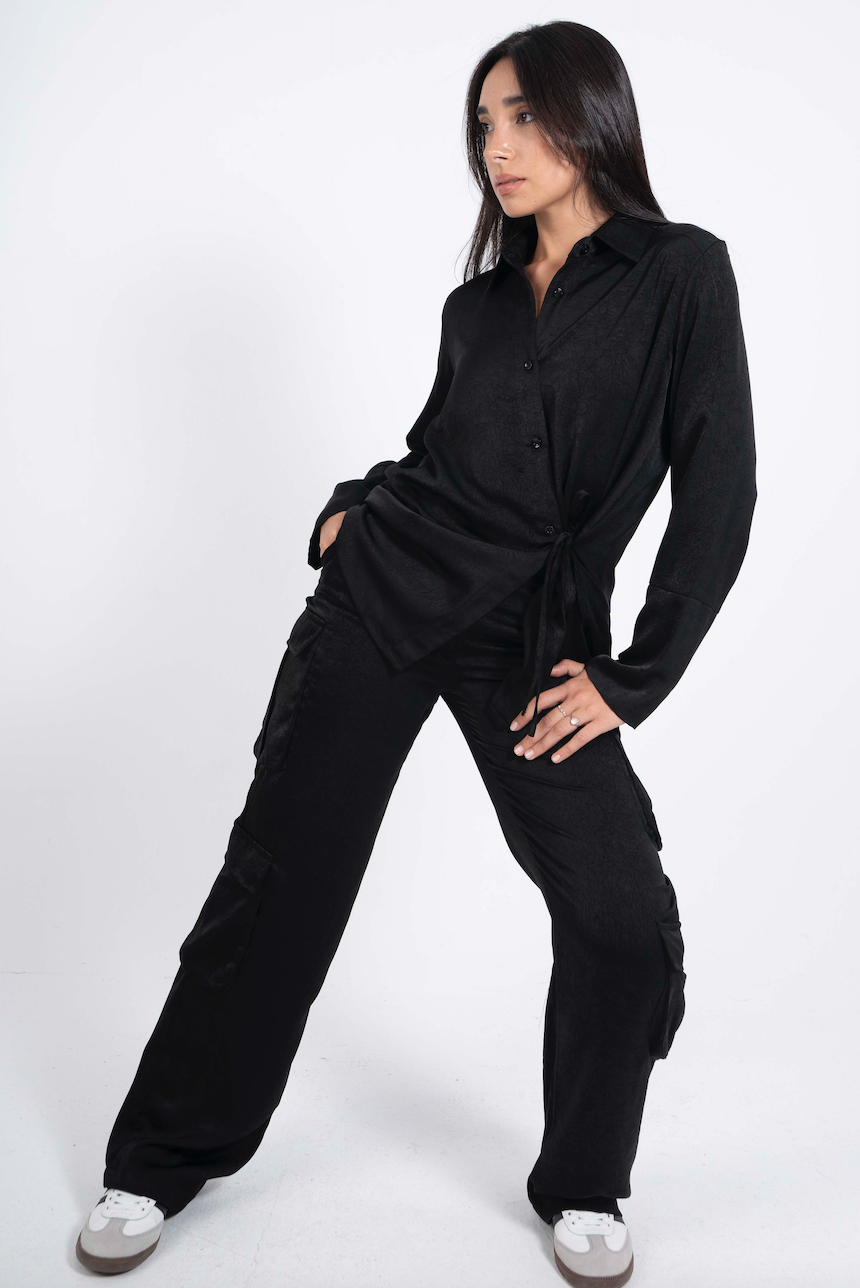 The Statement Satin Cargo in Black