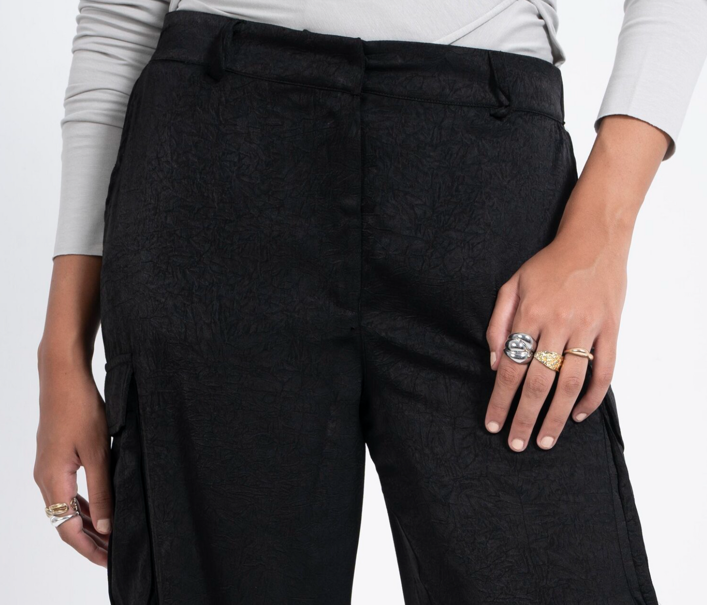 The Statement Satin Cargo in Black