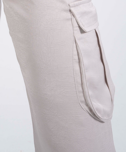 The Statement Satin Cargo in Greige