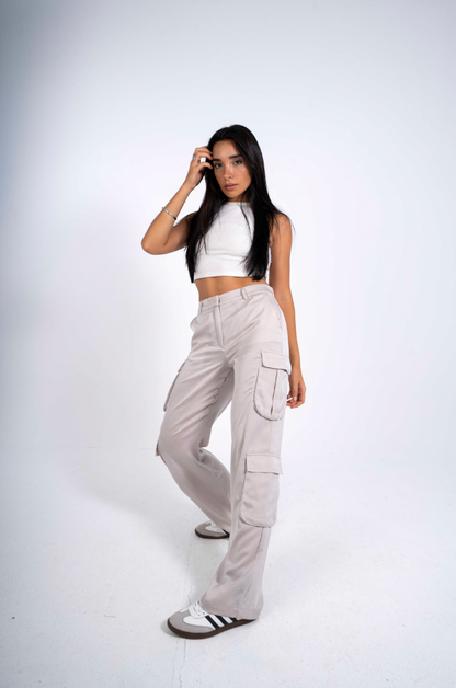 The Statement Satin Cargo in Greige