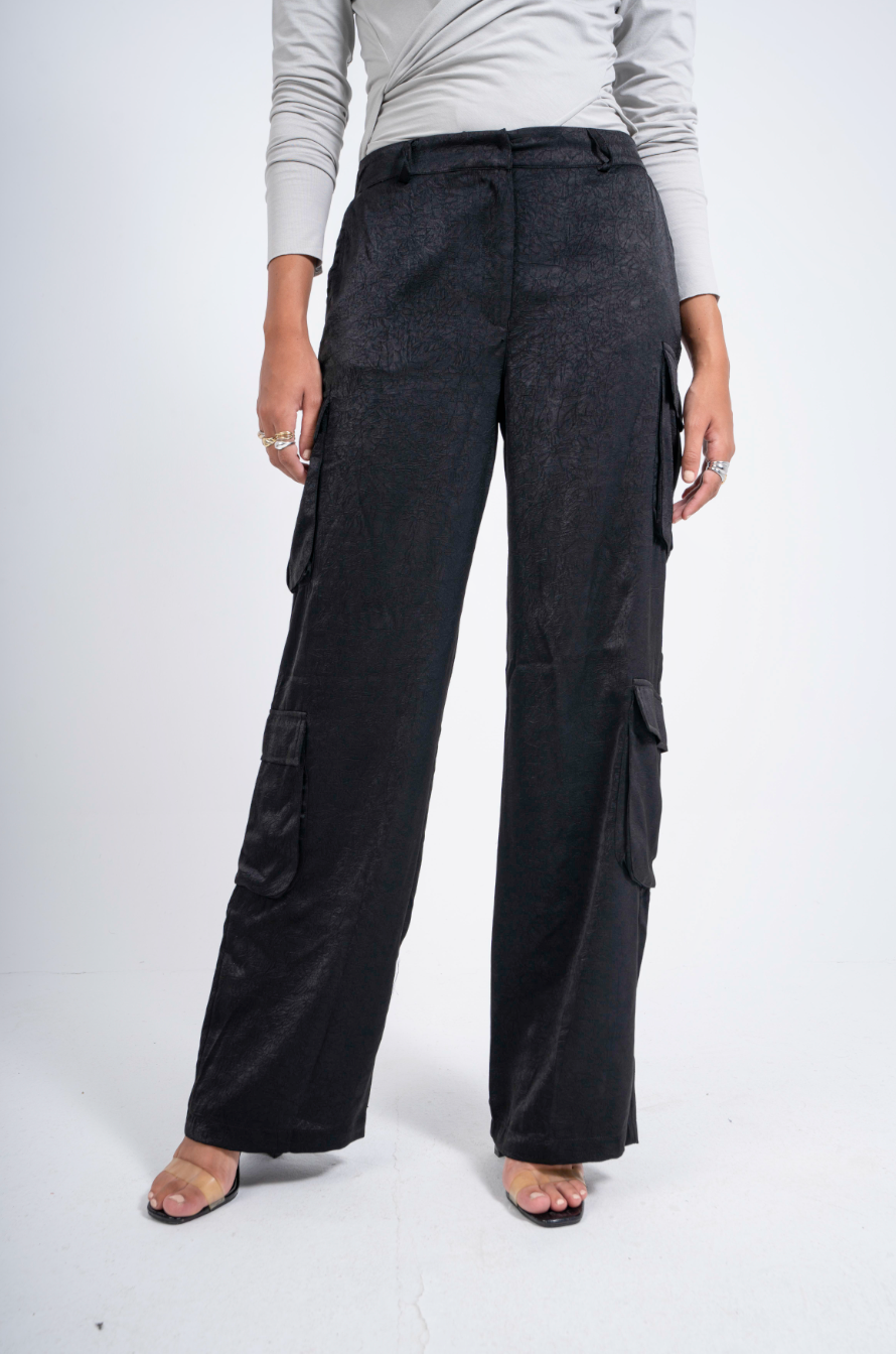 The Statement Satin Cargo in Black