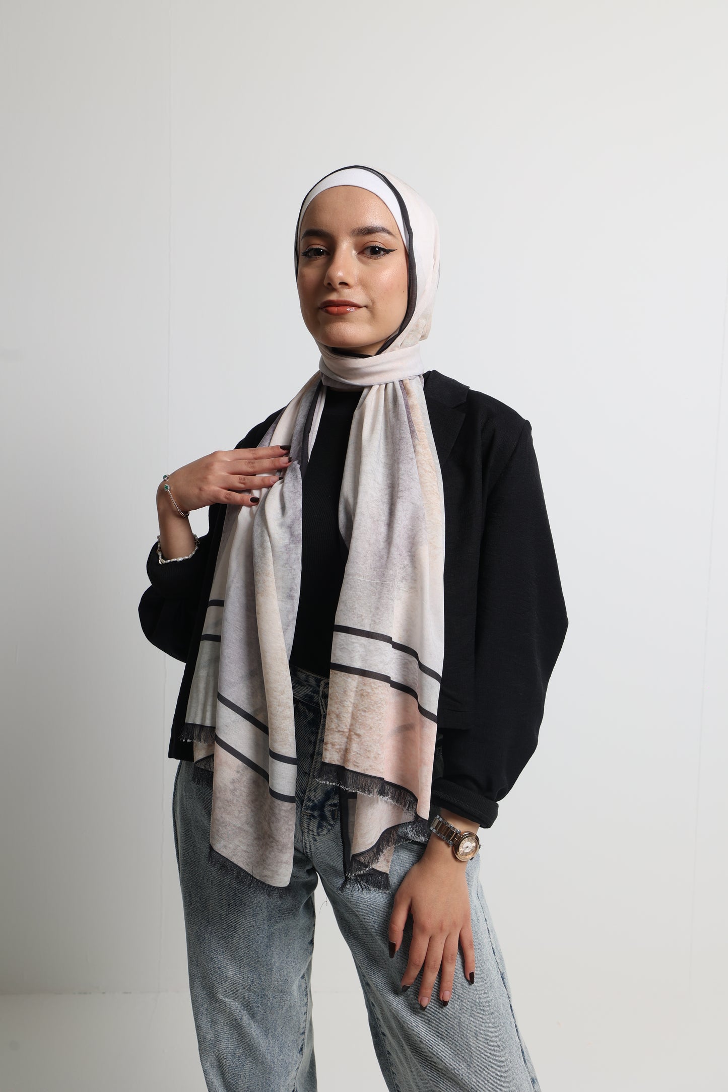 Chic Love: Beige/Black