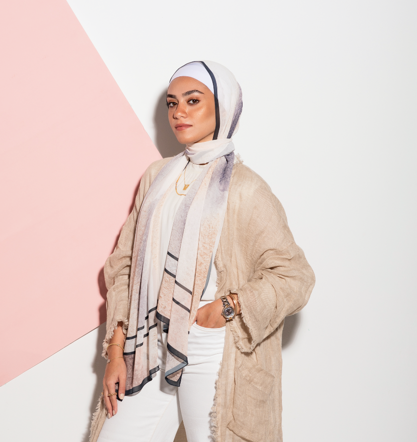 Chic Love: Beige/Black