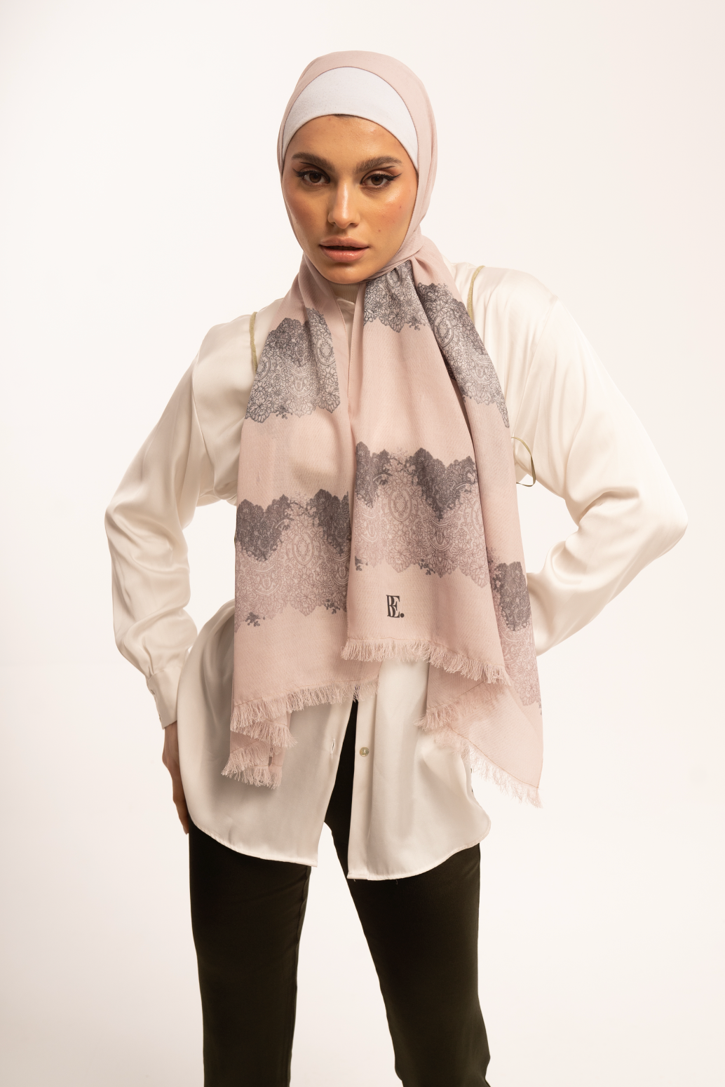 French Lace: Beige